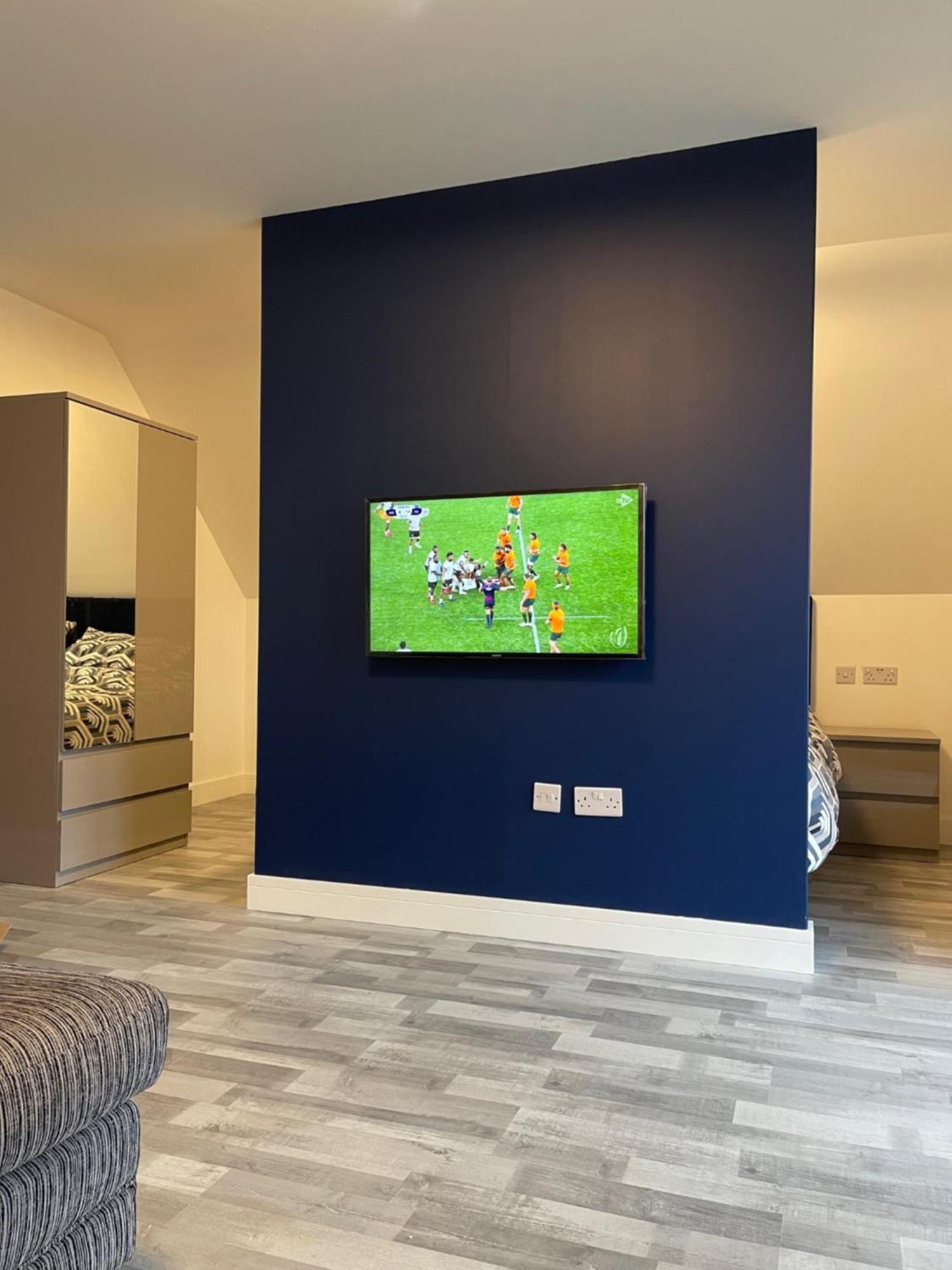 Lochside Loft - Self Catering Apartment For 2 In A Great Location For Inverness Airport And Both Cabot Highlands & Nairn Golf Courses Eksteriør billede
