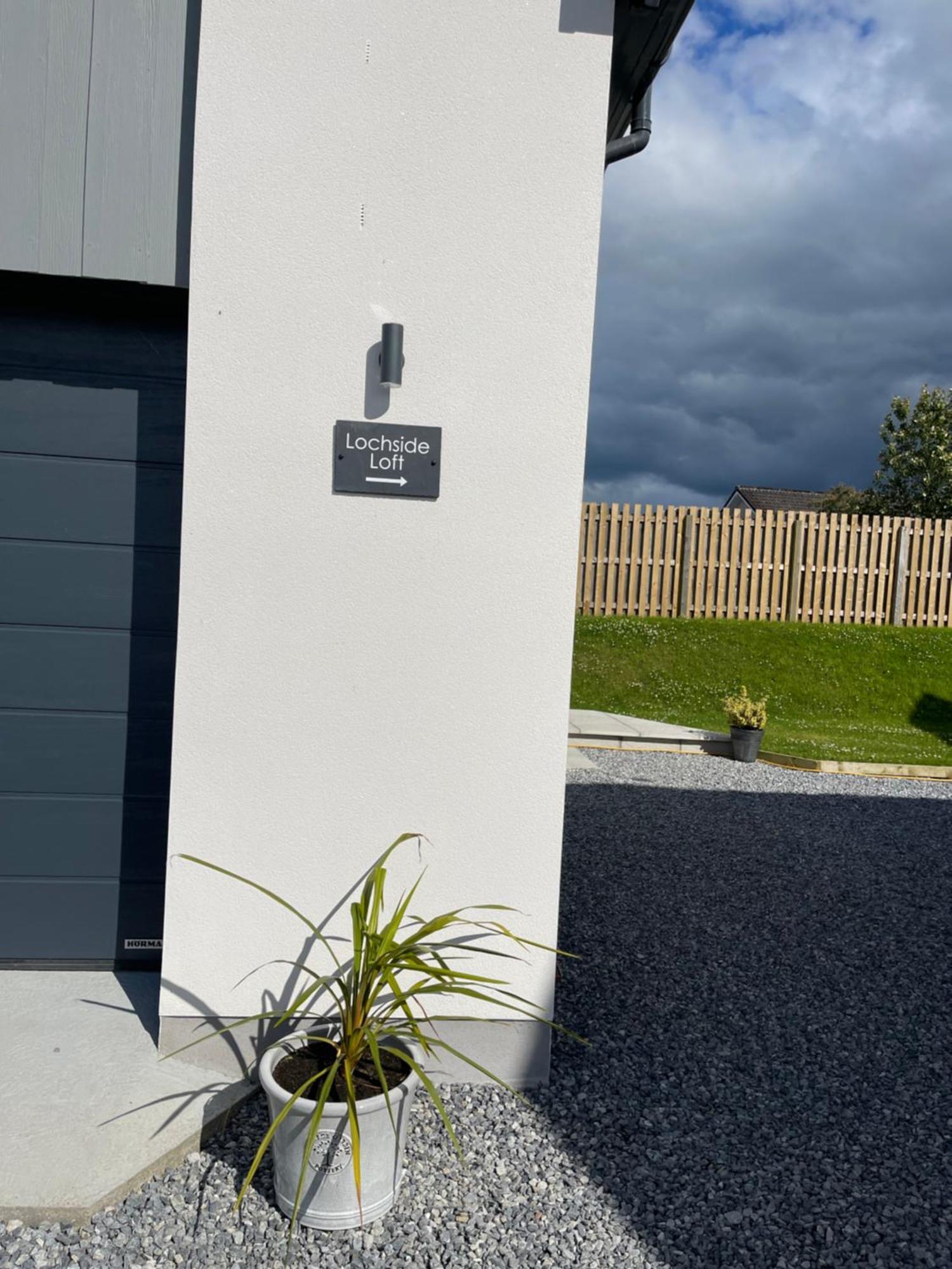 Lochside Loft - Self Catering Apartment For 2 In A Great Location For Inverness Airport And Both Cabot Highlands & Nairn Golf Courses Eksteriør billede